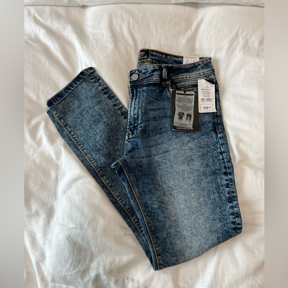 Men’s Alcott Jeans - Picture 2 of 5